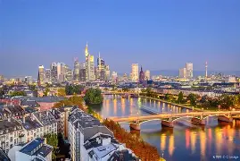 AYX SPORTS-法兰克福训练开放日，赛前遗憾出局引欢呼，欧联在即，纪律约束更严格(欧联法兰克福vs切尔西)