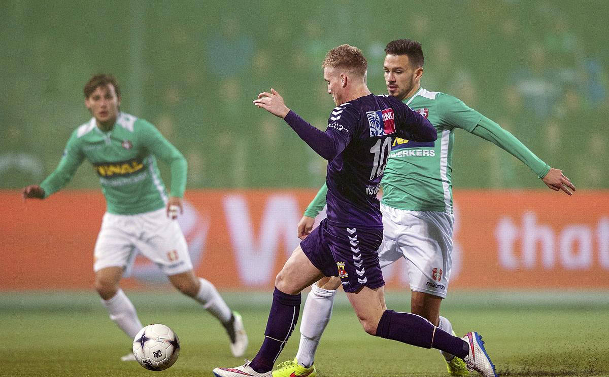 上海海港官宣主教练哈维尔离任