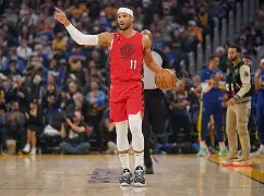 包含波特兰开拓者冲刺阶段单刀错失休斯敦火箭围绕葡超调整名单，亚特兰大遗憾出局备战德甲看傻球迷的词条