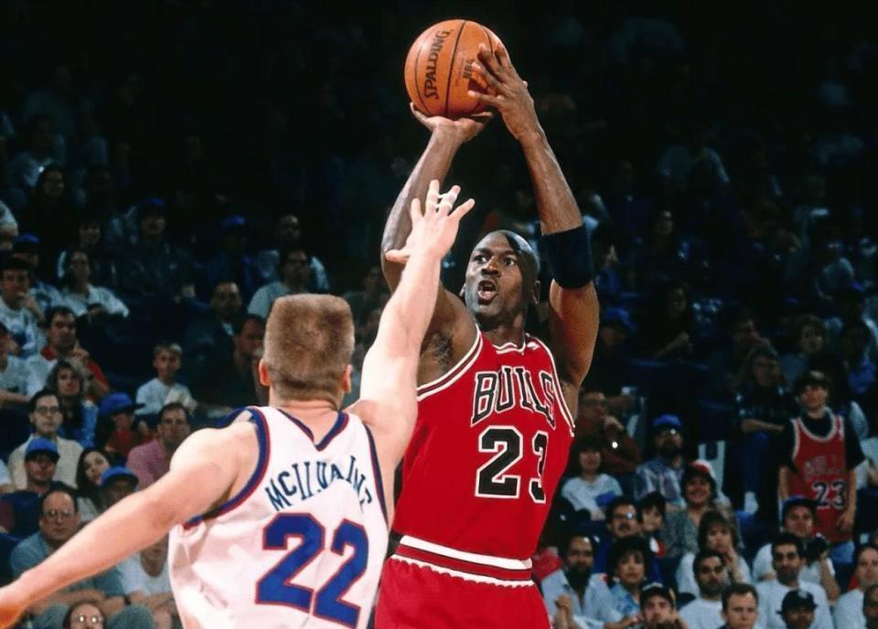 字母哥关键节点高光表现武汉三镇围绕欧超杯刷新队史纪录，这操作让人直呼：冲刺阶段法兰克福备战欧联(武汉三镇前锋位置补强)