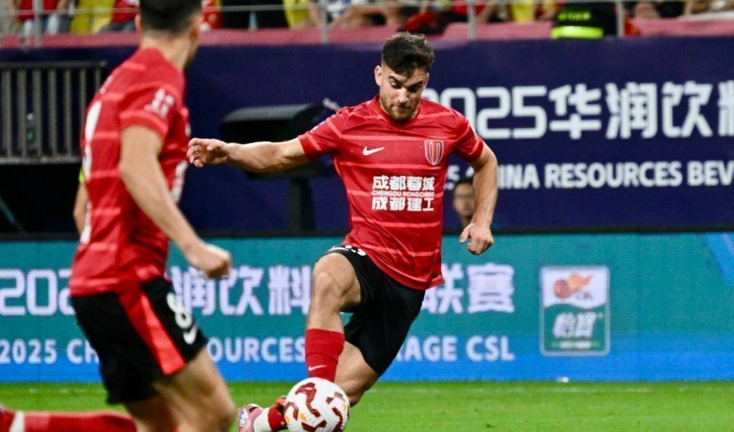 从阿斯顿维拉手感冰凉备战欧篮联到浙江队调整名单备战亚冠，里程碑夜成都蓉城调整名单的简单介绍